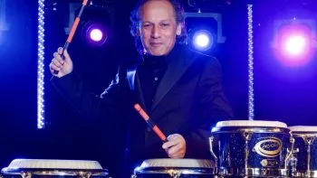 Percussionist Cherokee Boek je bij Forward Events