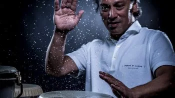 Percussionist Cherokee Boek je bij Forward Events