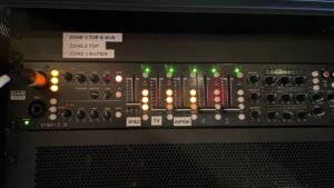 Dap audio mixer installatie voetbal kantine