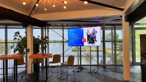 85 inch presentatie display