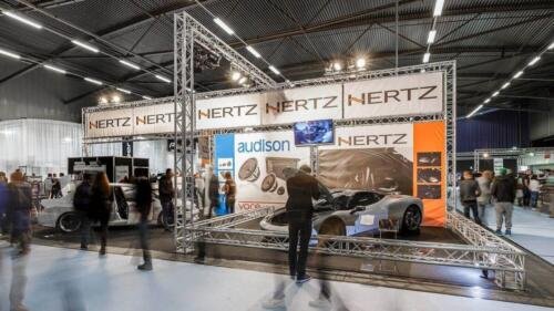 100 Tuning Ahoy Nertz Alpine Truss verhuur Prolyte H30V | Banners