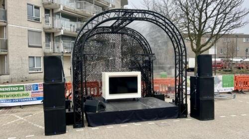 Kleine ronde Podium kap van Forward Events zonder wings | Markt Zoetermeer