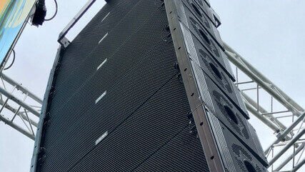 EAW KF 740 line array festival geluidsverzorging